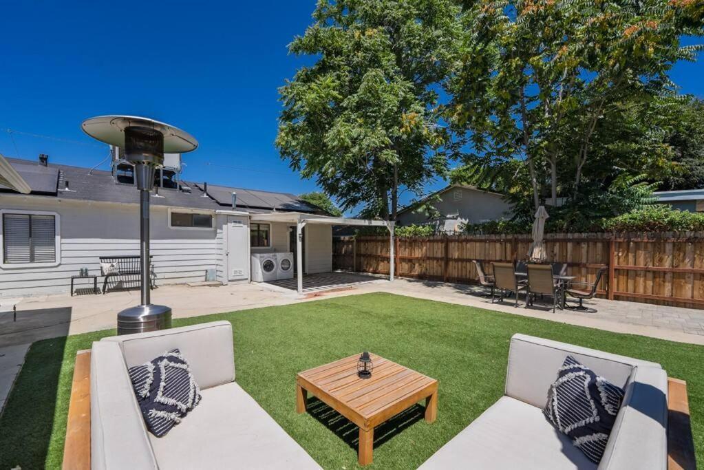 Magic Mountain 4 Bedroom 3 Bath Escape Modern Home Santa Clarita Kültér fotó