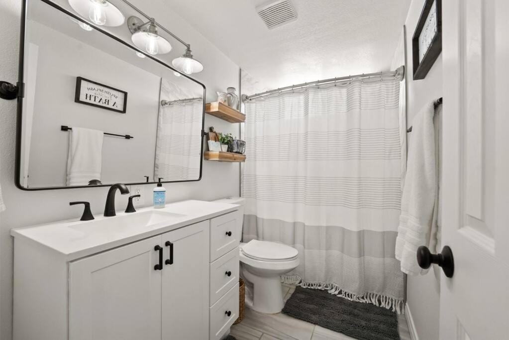 Magic Mountain 4 Bedroom 3 Bath Escape Modern Home Santa Clarita Kültér fotó